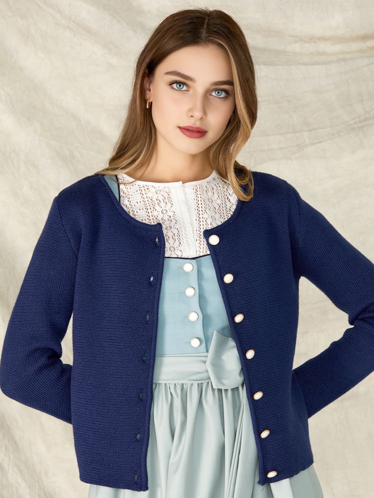 Dirndl in Marineblau