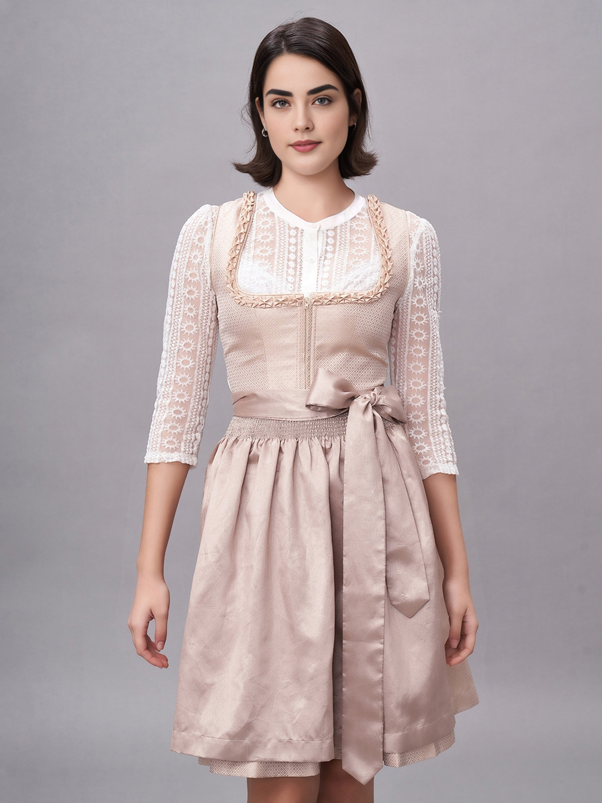 Traditionelles Dirndl in Beige