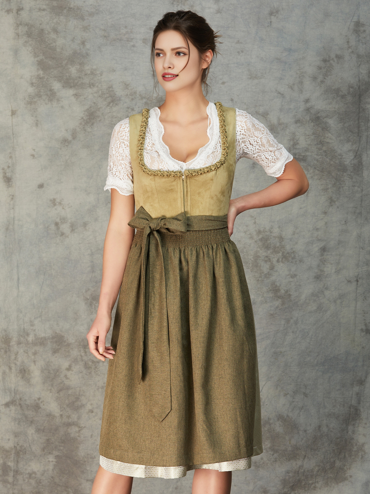 Traditionelles Dirndl in Grün