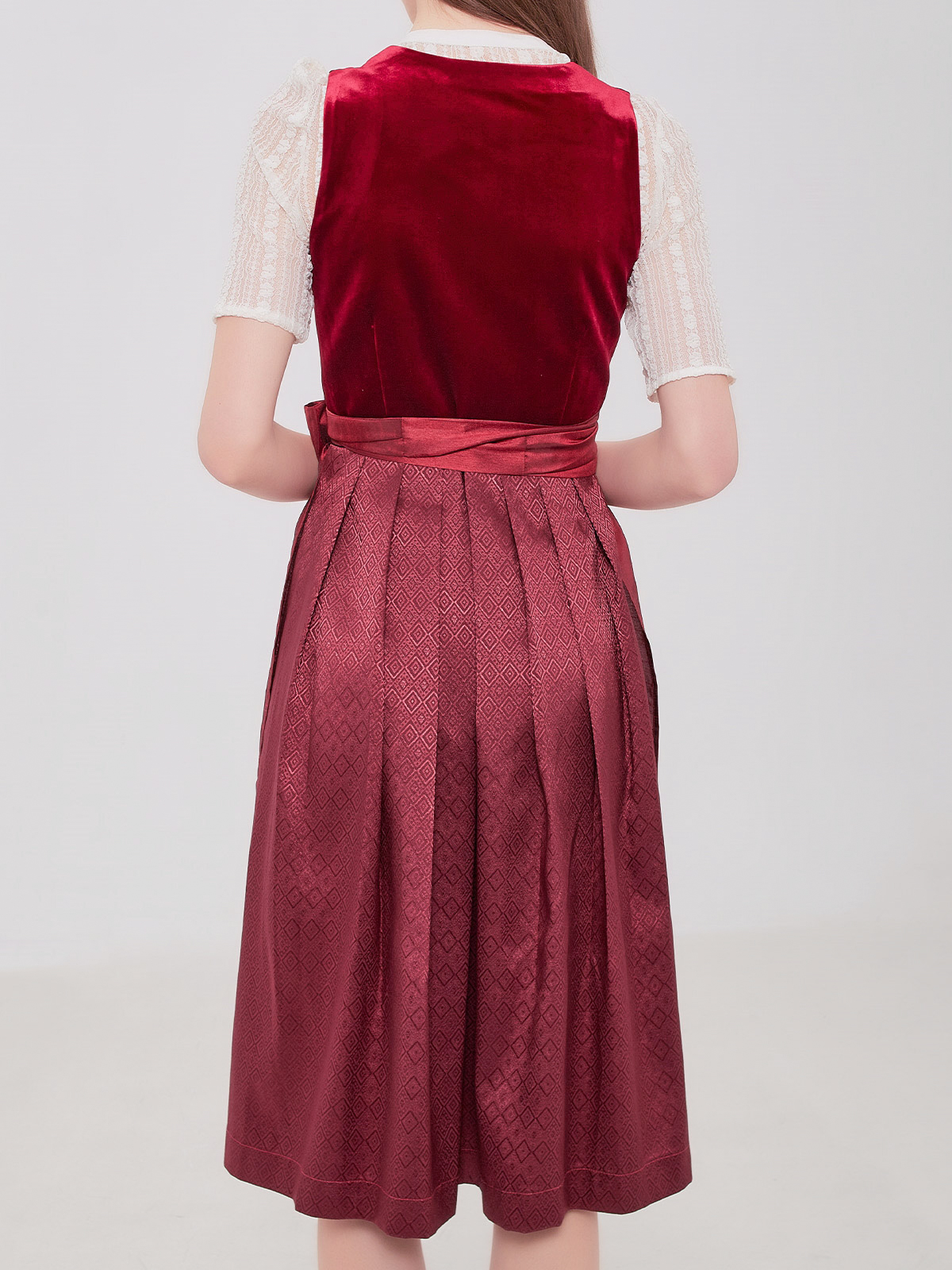 Dirndl Schwarz Lila – Eleganz mit mystischem Charme