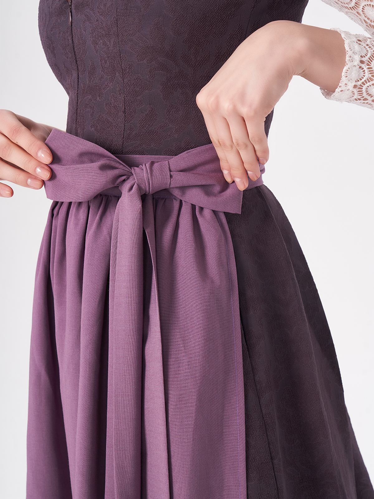 Dirndl Blau mit lila Akzenten