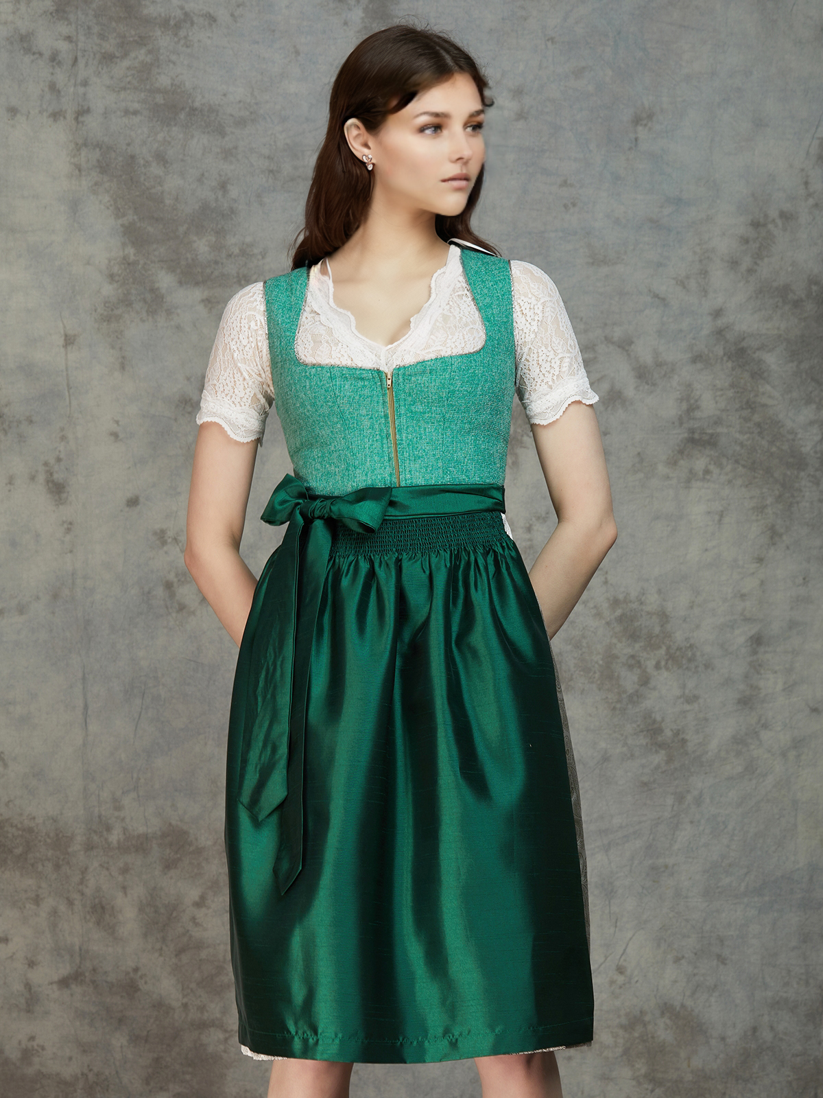 Ehreer Dirndl in Blau