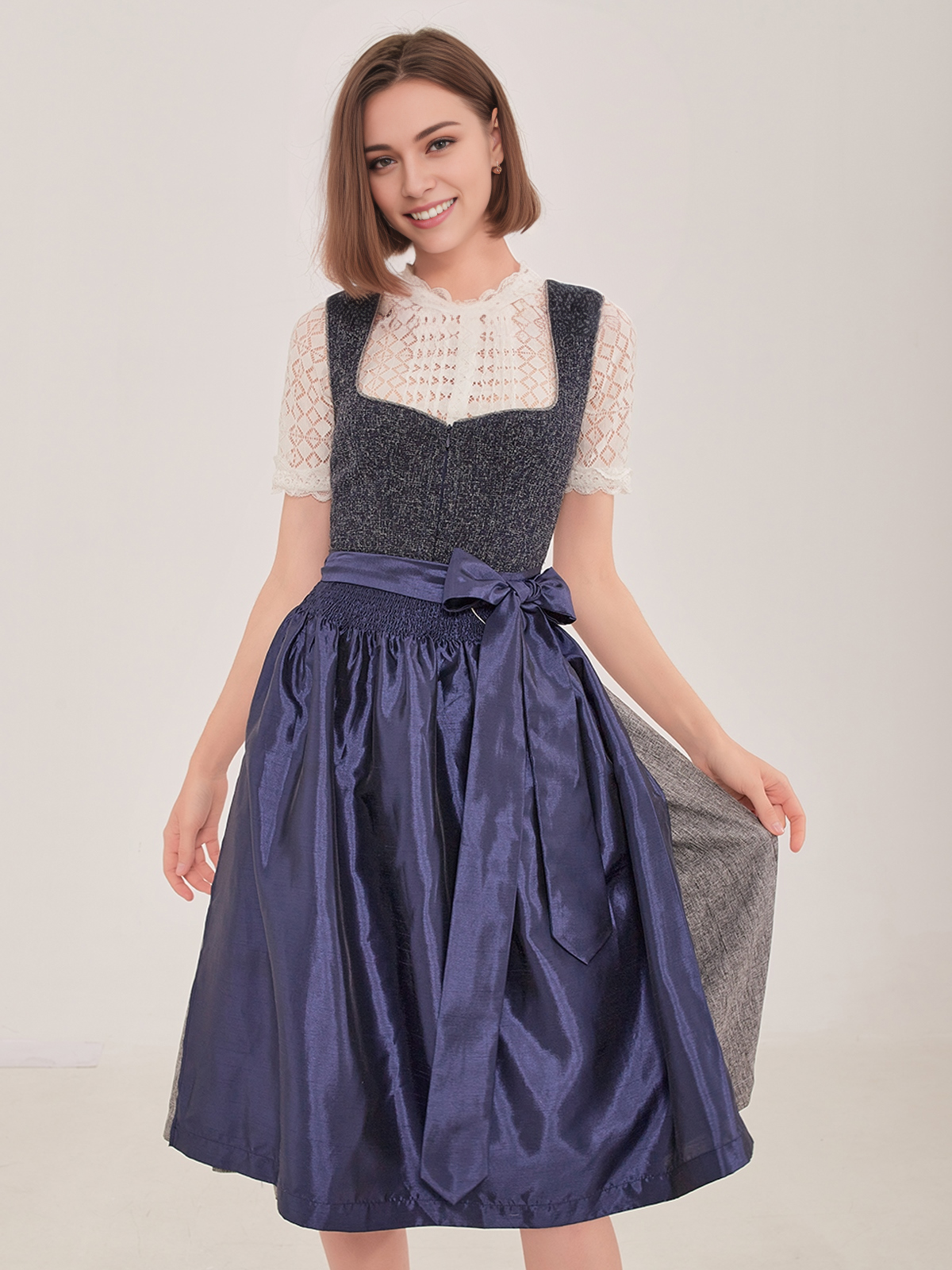 Samtdirndl Blau – Eleganz in Blau