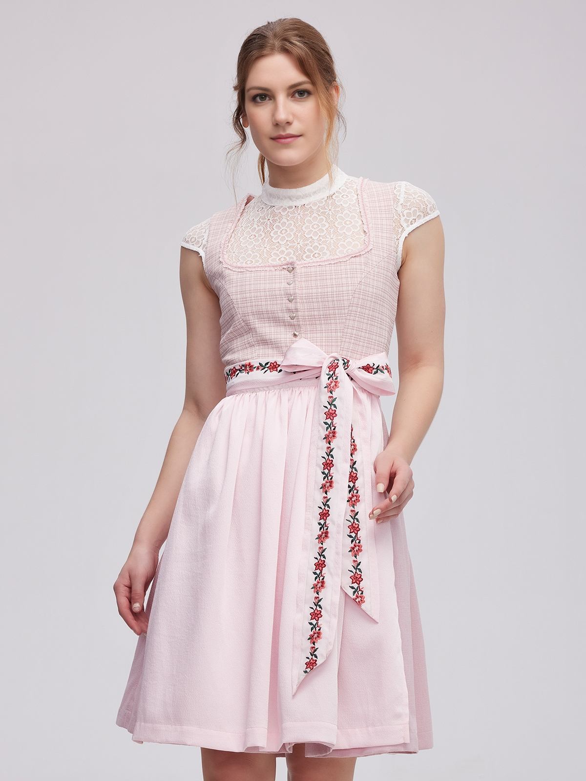 Modernes Dirndl in Rosa