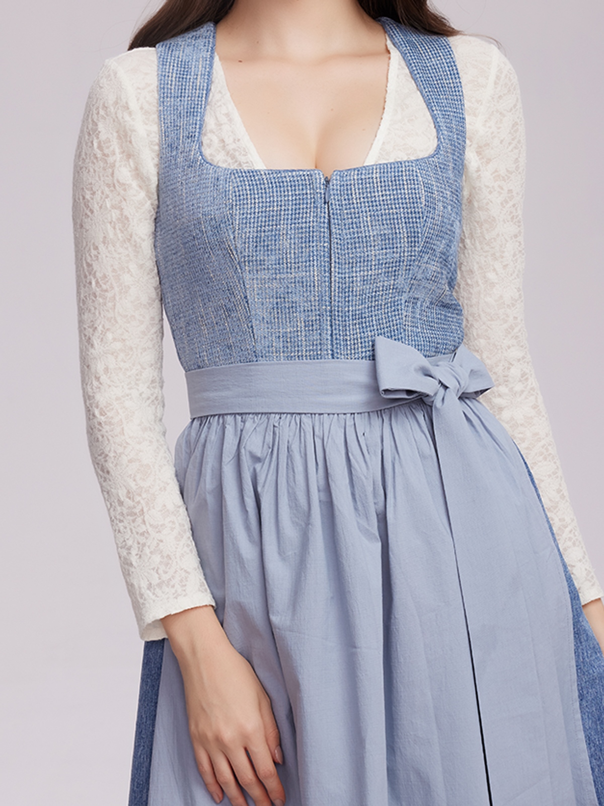 Dirndl in Blau
