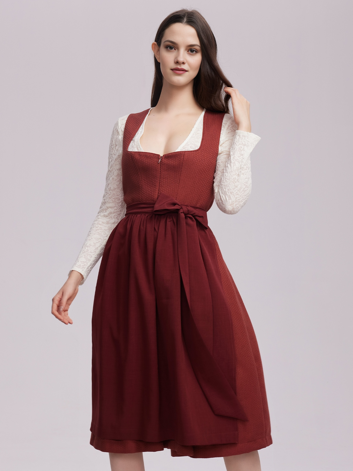 Dirndl mit rotem Ausschnitt