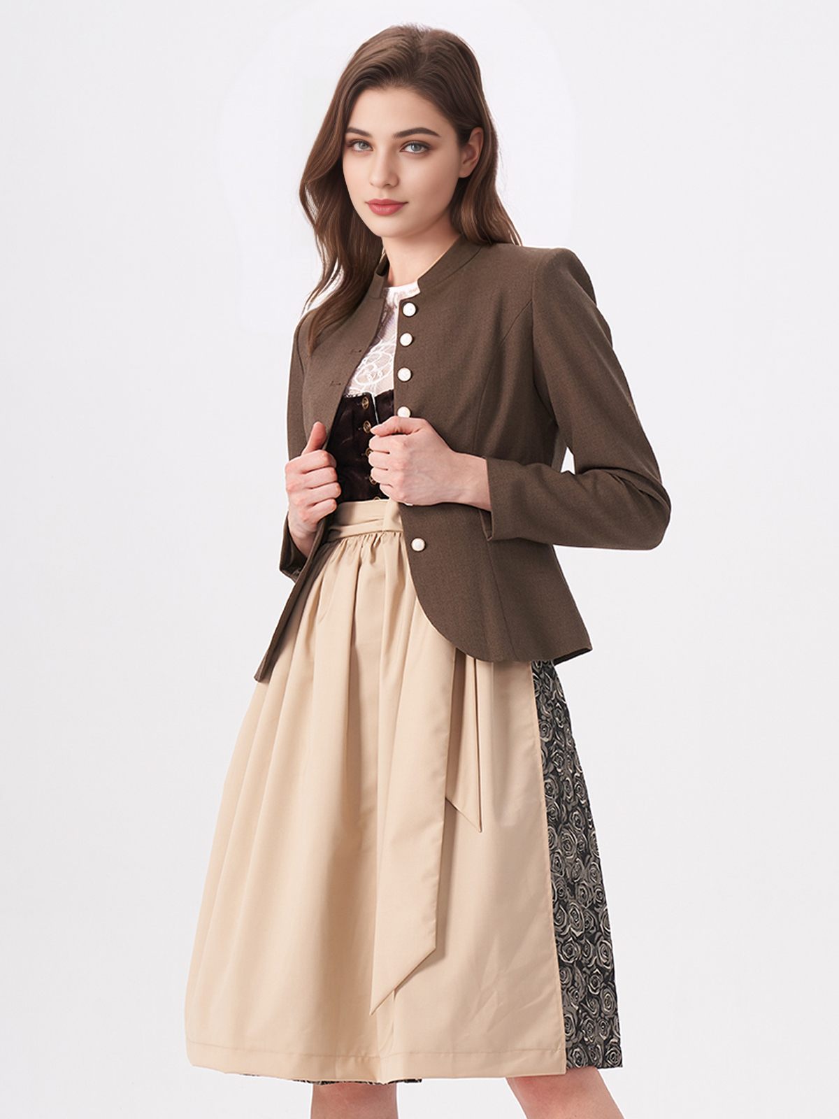 Beiges Dirndl mit modernem Schnitt