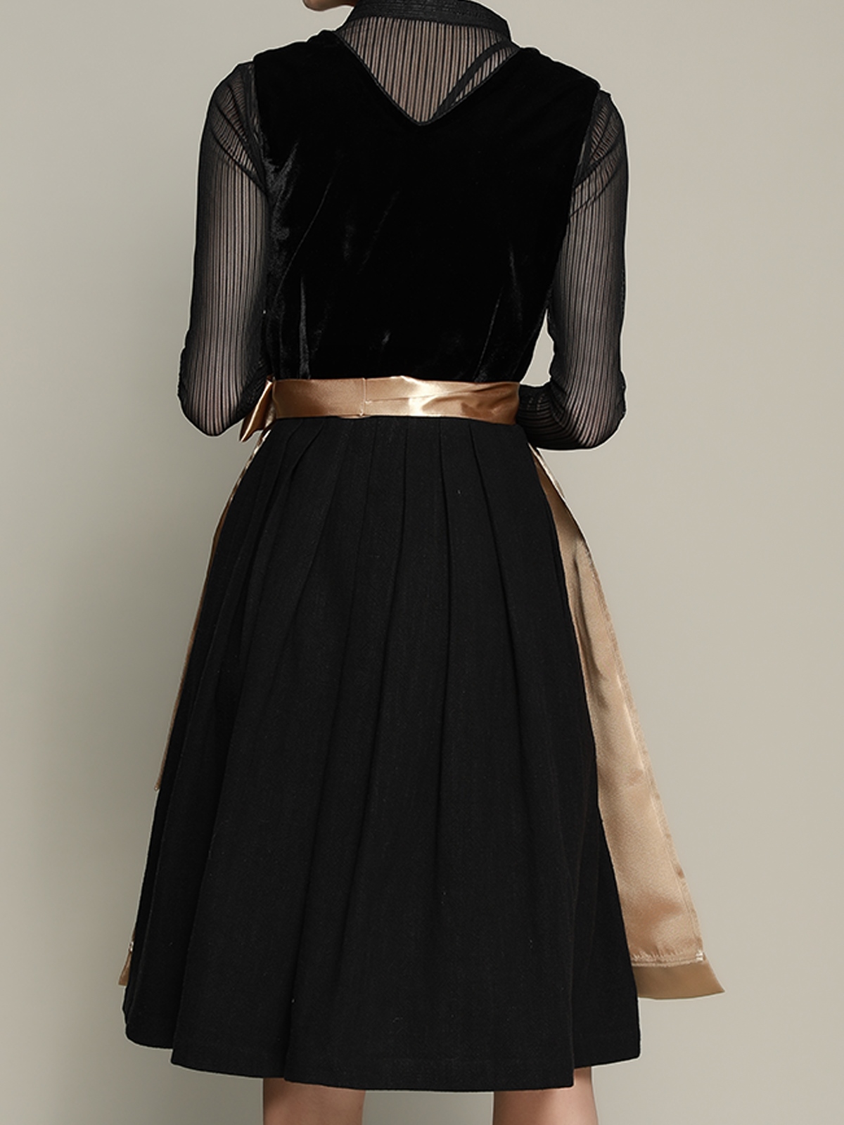 Elegantes Dirndl von Ehreer