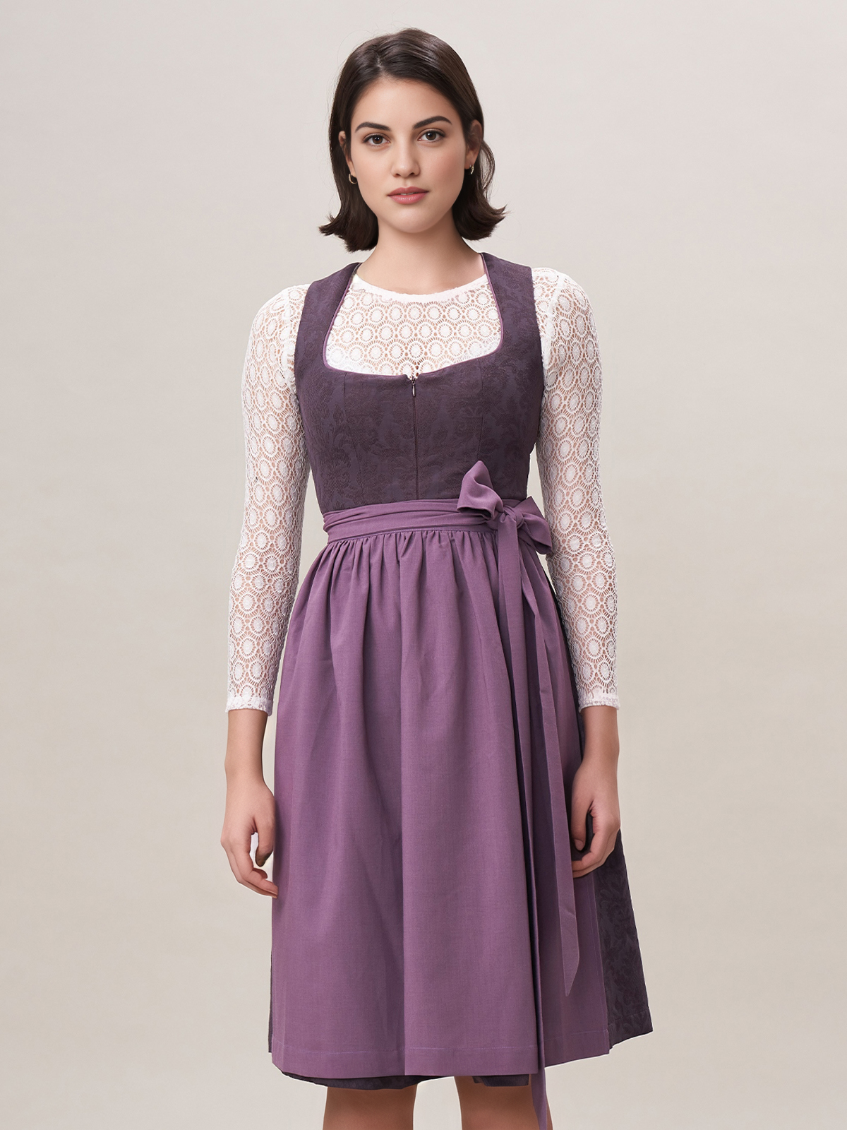 Dirndl mit herzförmigem Ausschnitt