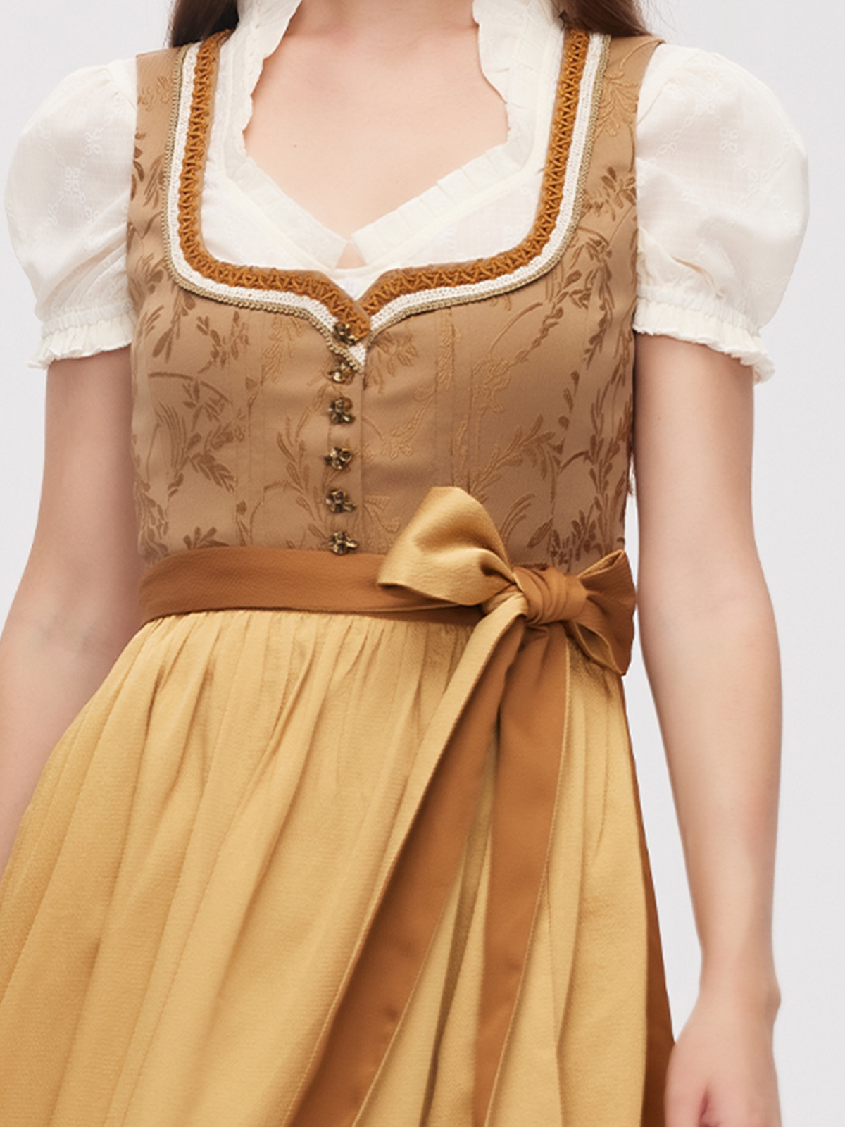 Dirndl Hellgelb – Elegant und strahlend