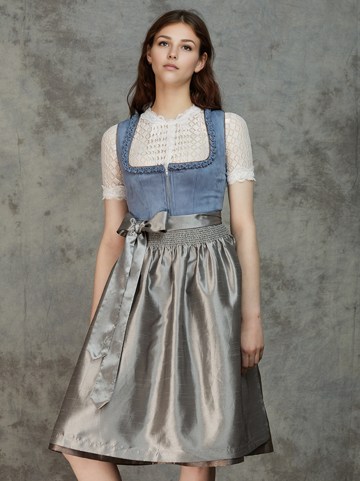 Modernes Dirndl in Blau mit figurbetonter Silhouette