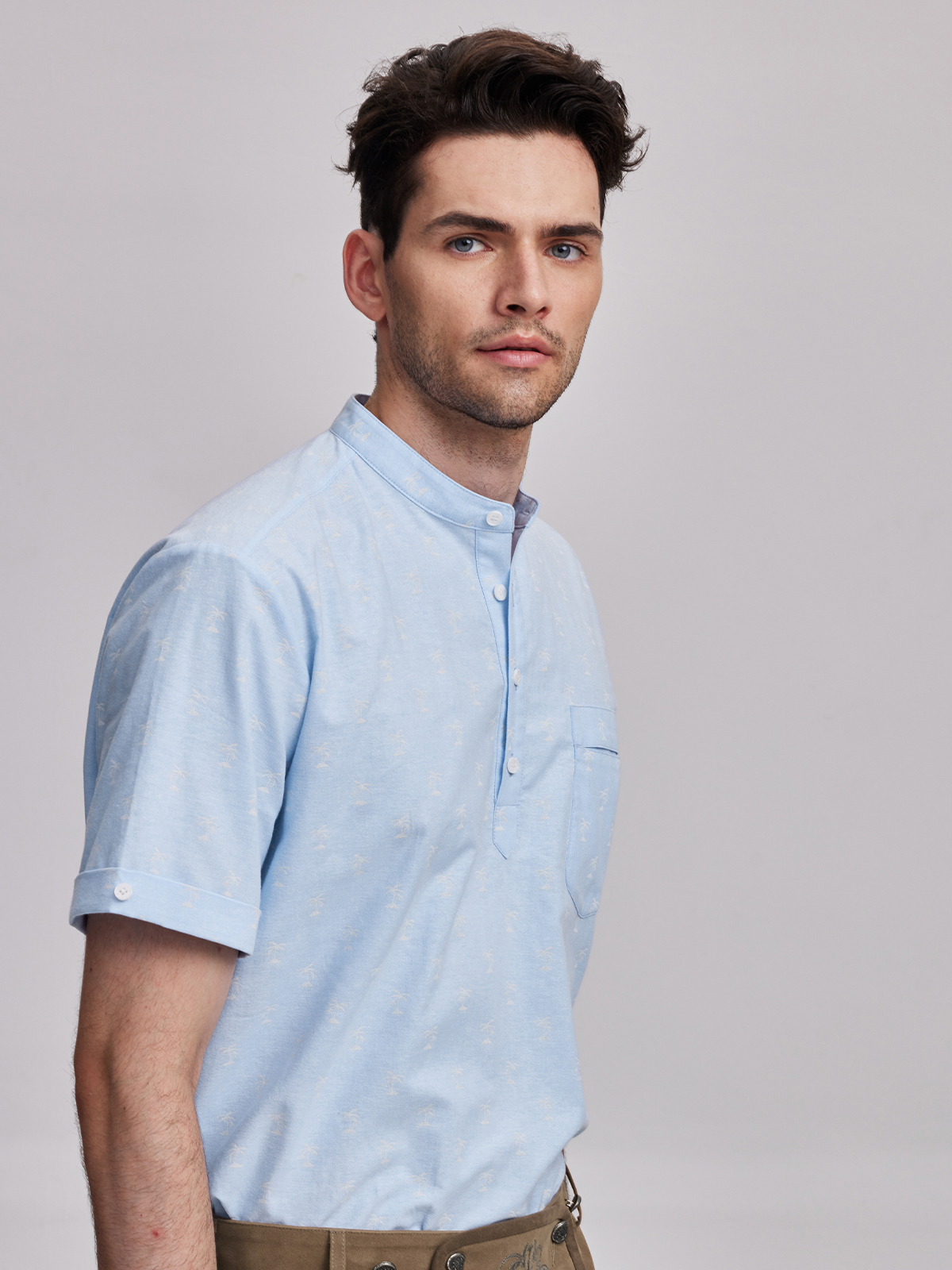 Dirndl mit Herzausschnitt in Blau