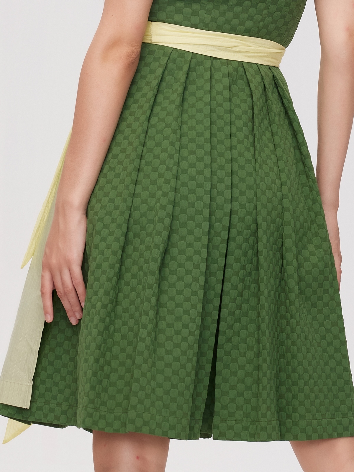 Moderne Dirndl-Bluse in Grün