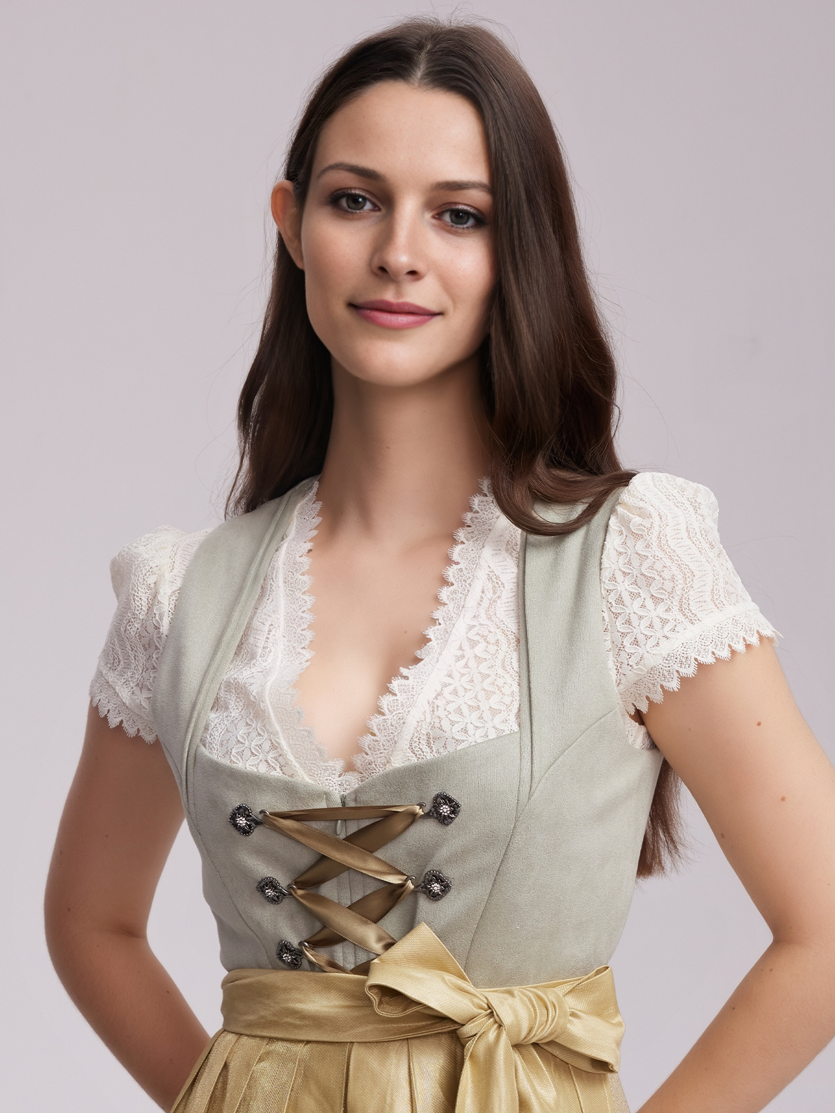 Modernes Dirndl in Grün – perfekt für den Alltag