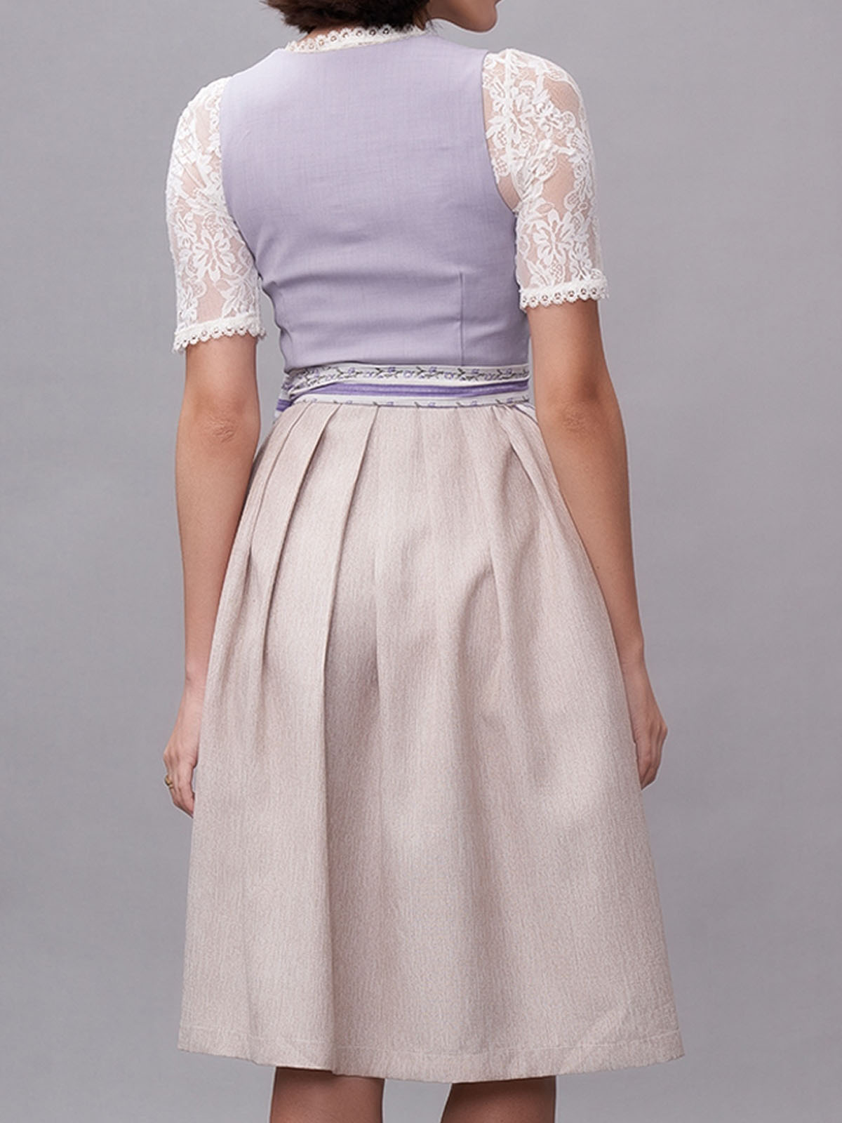 Dirndl mit Herz Ausschnitt