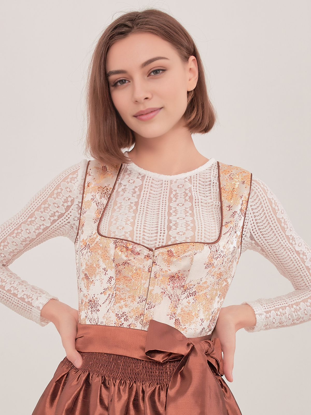 Dirndl in Gelb