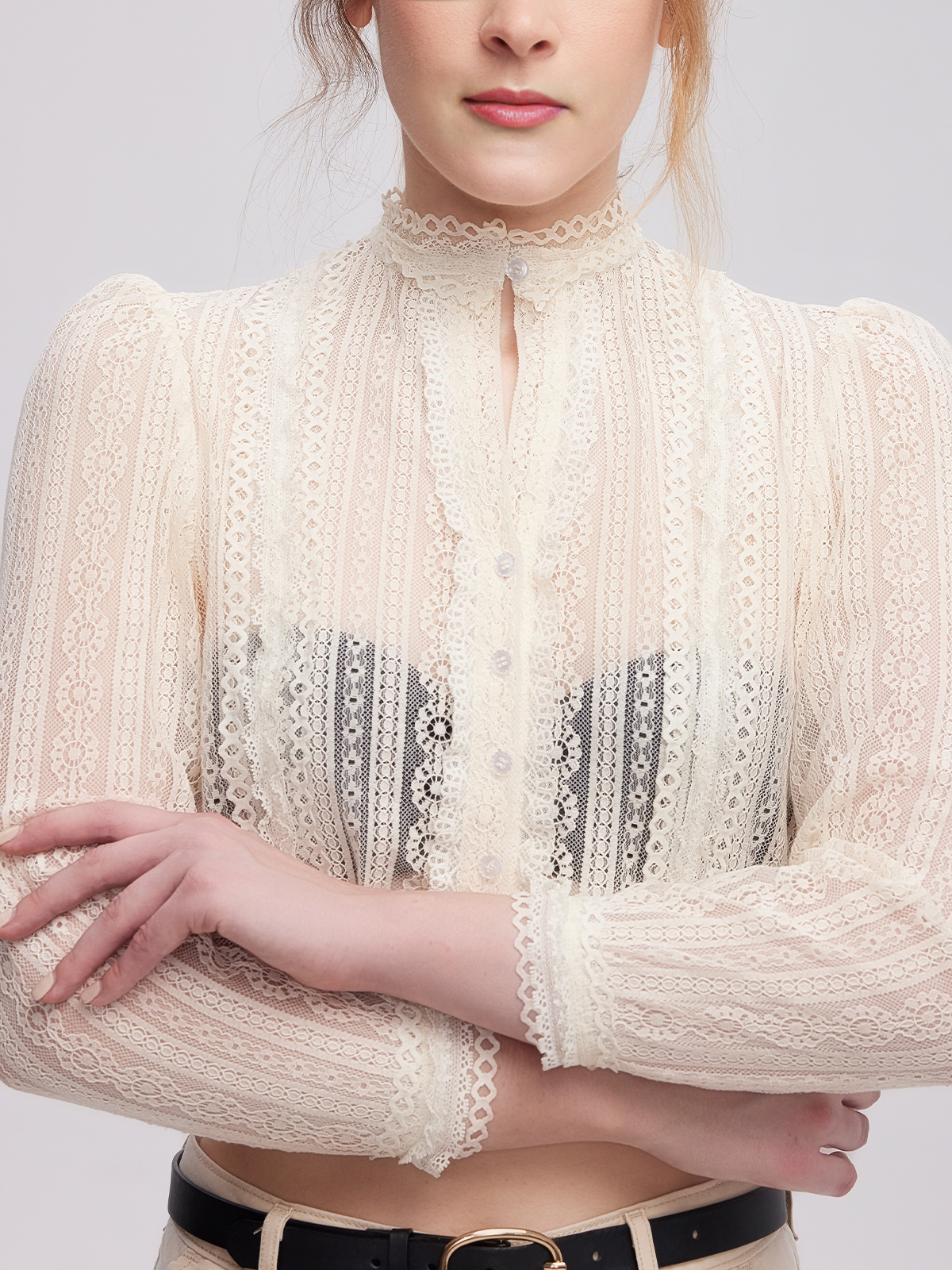 Samt Dirndl in Beige – zeitlos und elegant