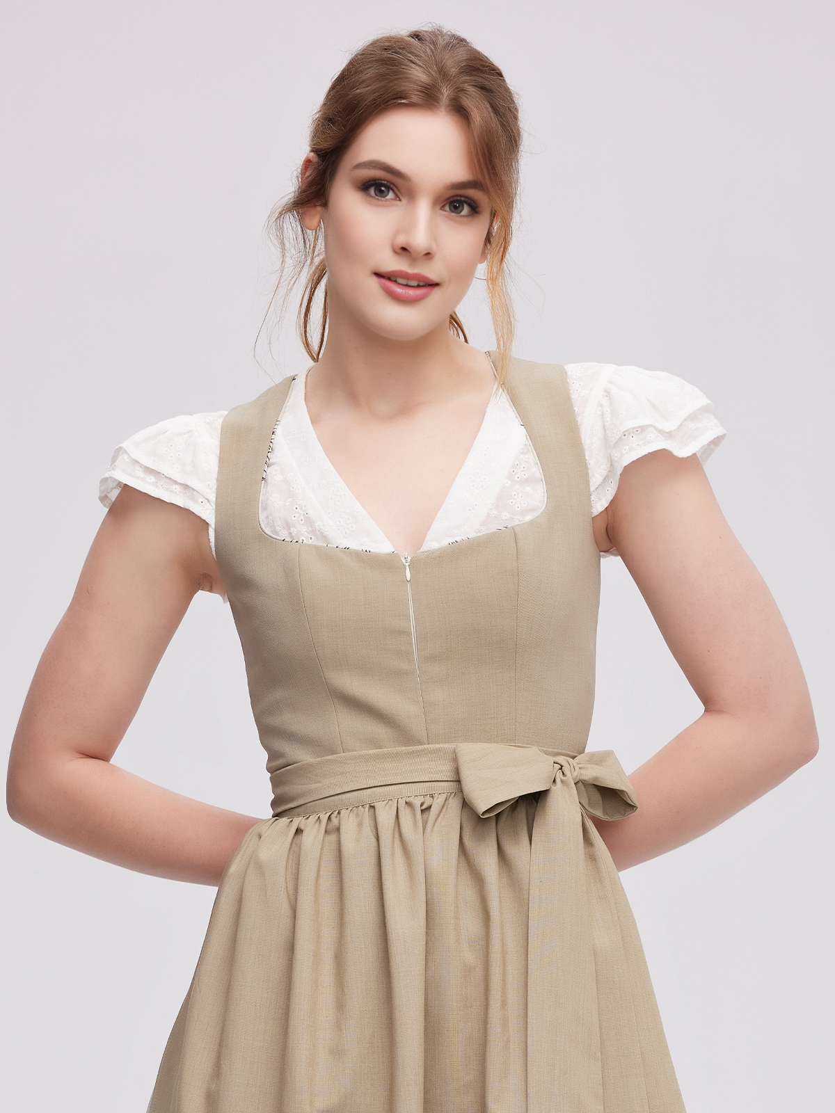 Dirndl in Grün – stilvoll und zeitgemäß