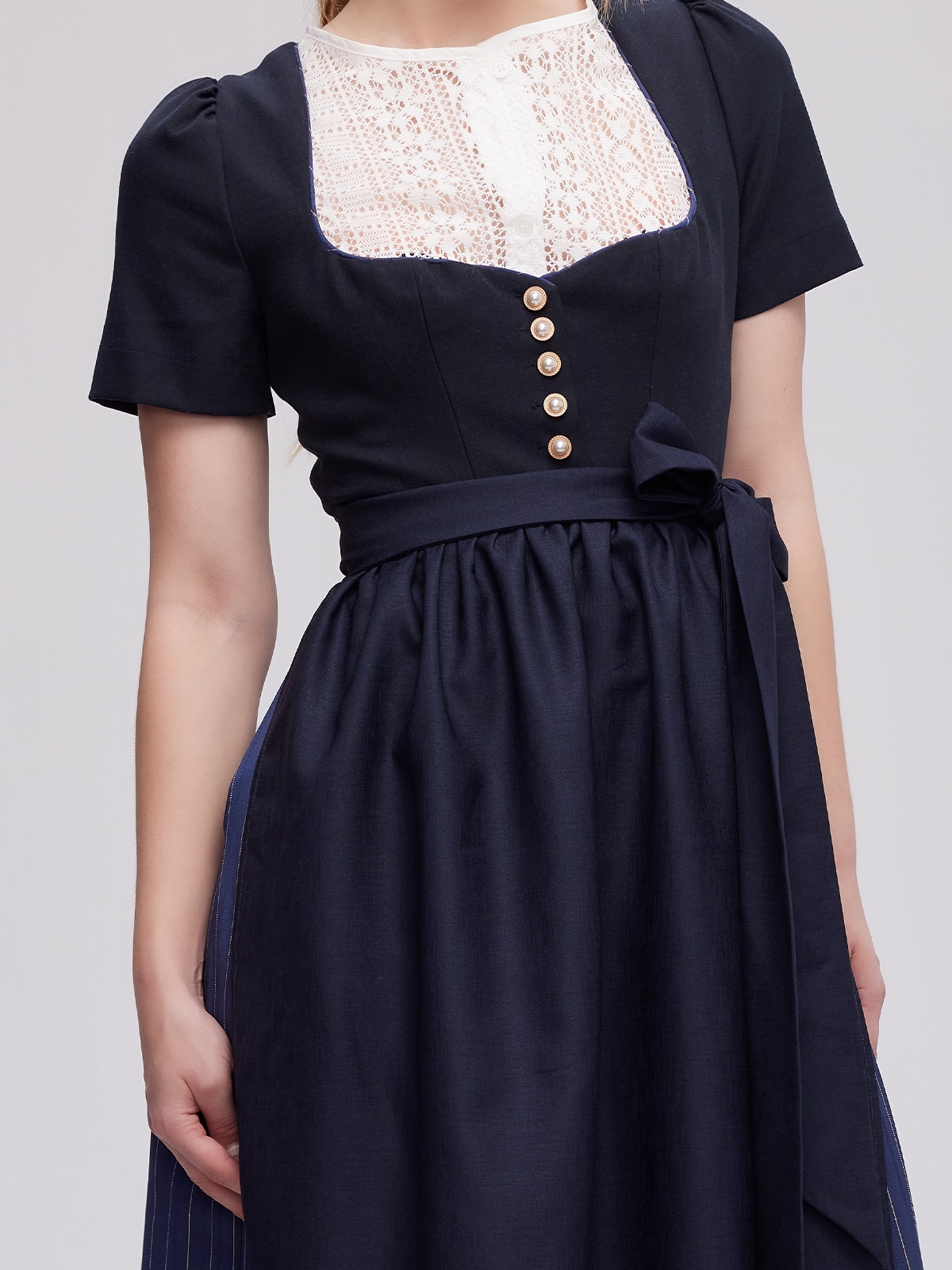 Dirndlbluse in Grün